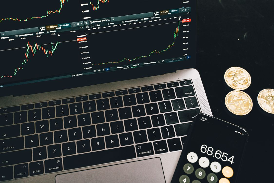 BlockDAG Prepares for September 1 Launch With $0.00000006 Entry Ending While HYPE Price Struggles & UNI Price Drops