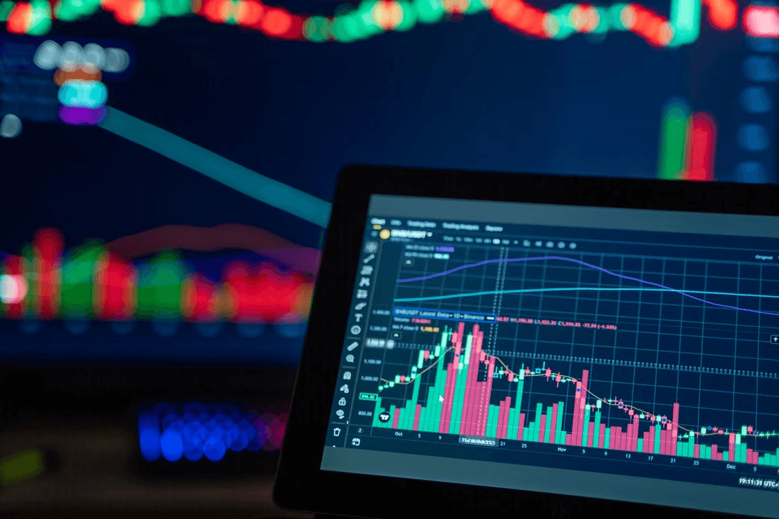 computer screen displaying crypto chart with BlockDAG growth